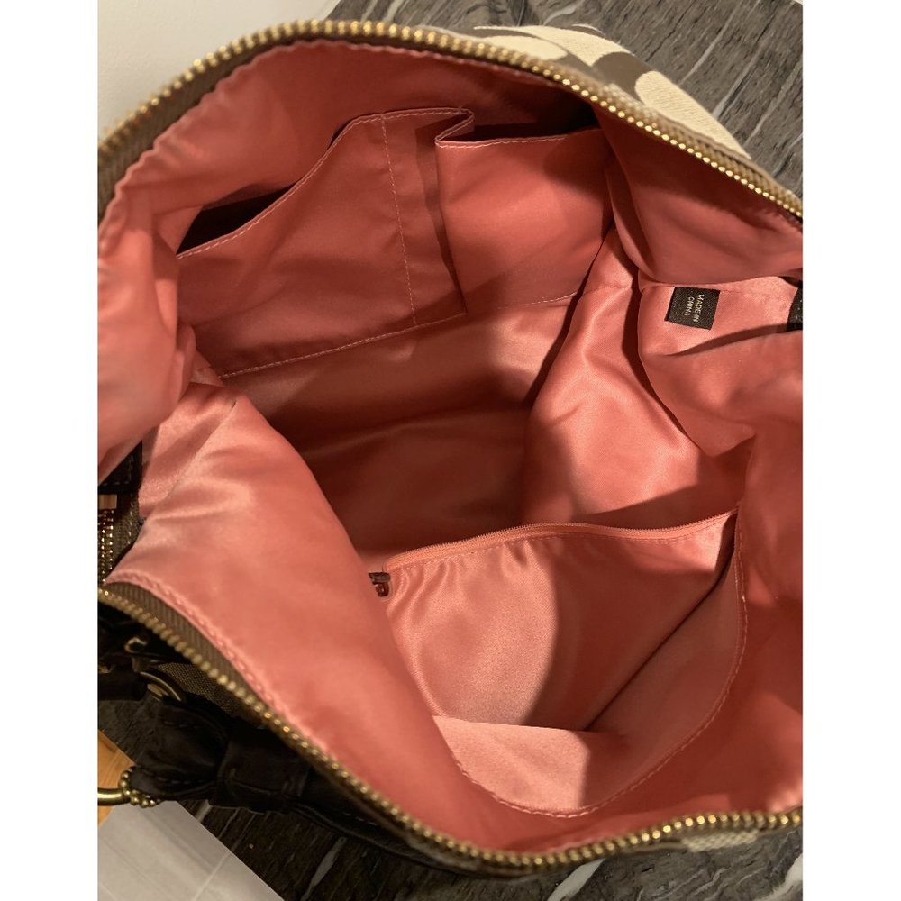 Coach Hobo Bag w/front pocket - Picture 5 of 5